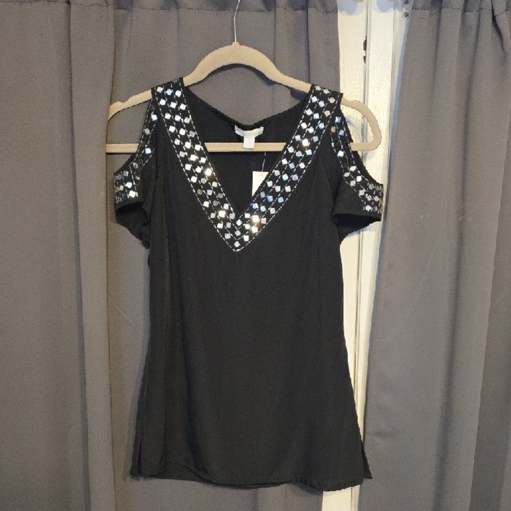 NWT Women's New York & Company Black Blouse  Embellished  V-Neck Cold Shoulder S